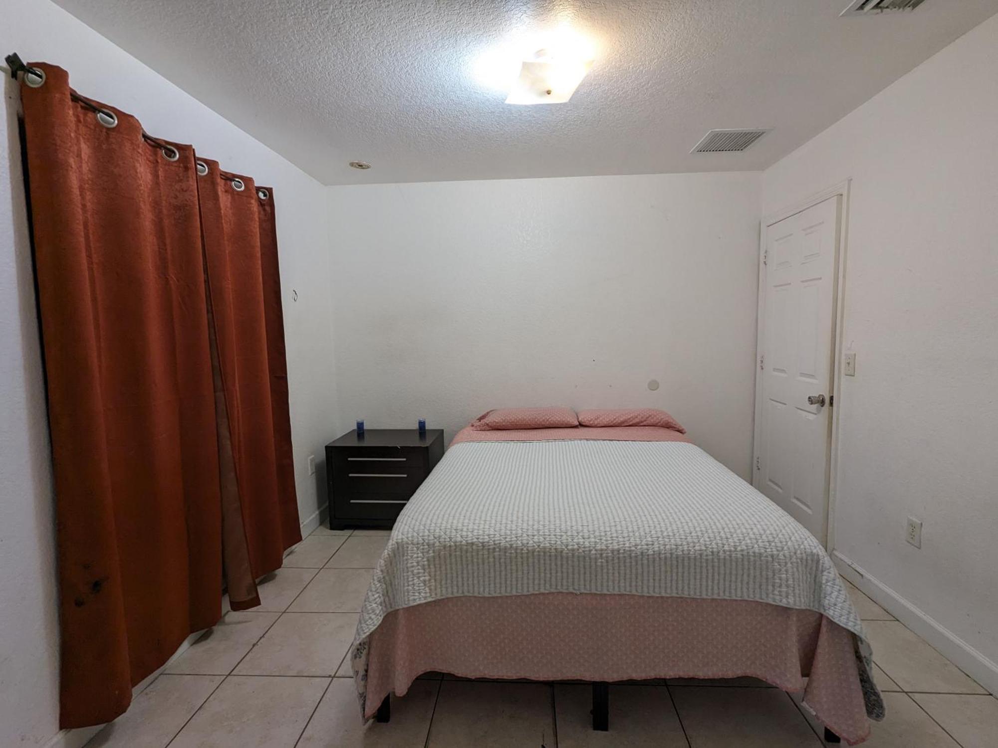 Хостел Milusol Miami Shores Экстерьер фото